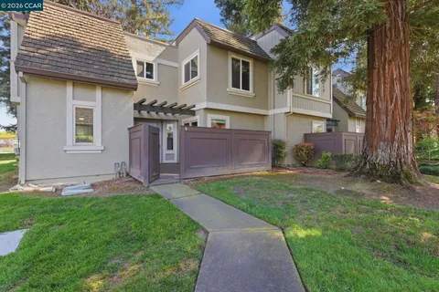$285,000 | 102 Luna Grande Circle, Unit 5, Sacramento, CA 95834