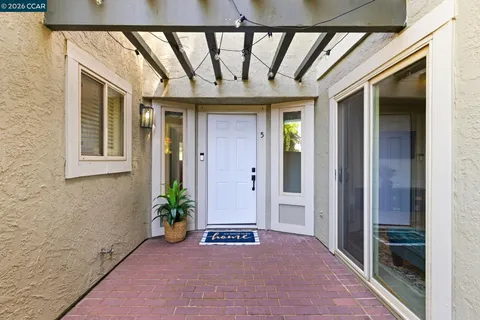 $285,000 | 102 Luna Grande Circle, Unit 5, Sacramento, CA 95834