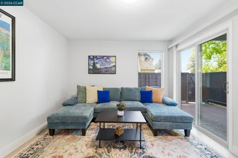 $285,000 | 102 Luna Grande Circle, Unit 5, Sacramento, CA 95834