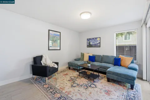 $285,000 | 102 Luna Grande Circle, Unit 5, Sacramento, CA 95834