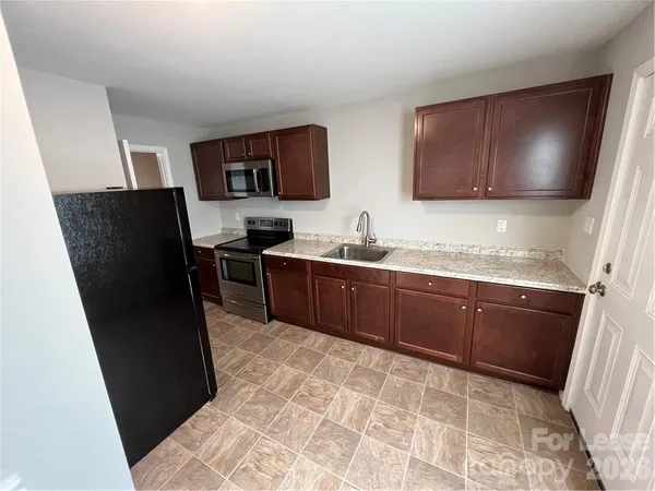 $1,100 | 720 East Pine Street, Lincolnton, NC 28092