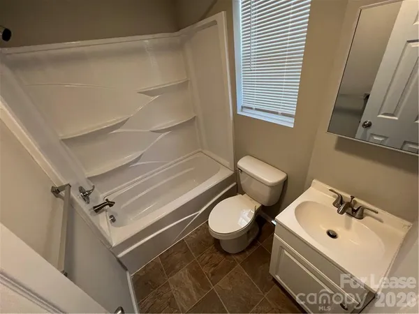 $1,100 | 720 East Pine Street, Lincolnton, NC 28092