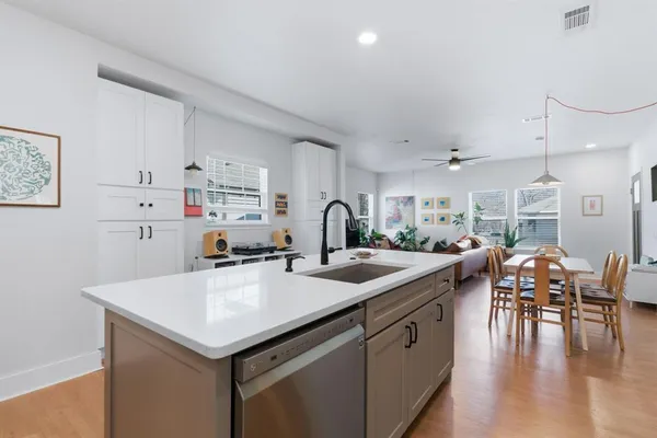 $2,500 | 2410 Catherine Street, Dallas, TX 75211