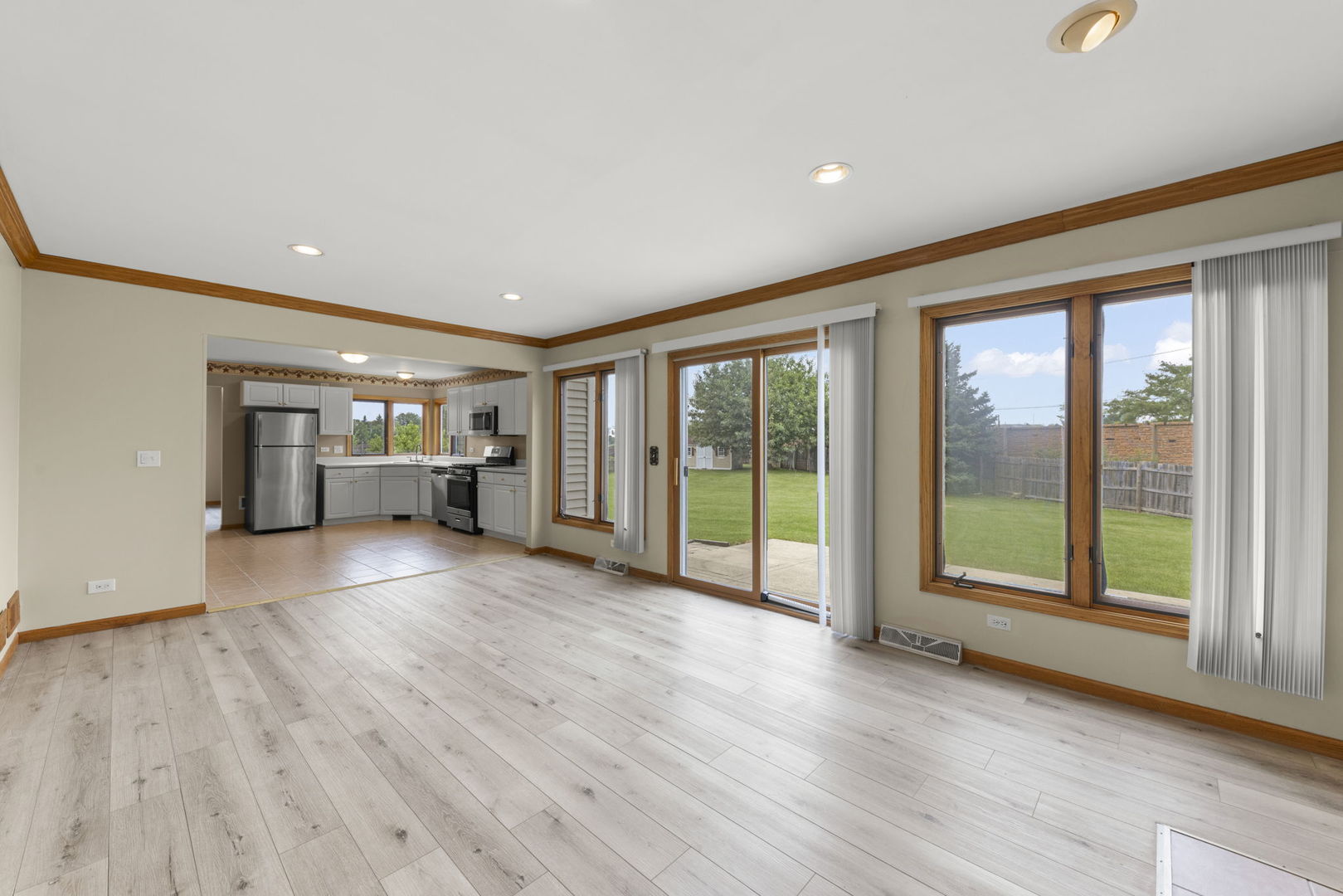 764 Springbrook Lane Bolingbrook, IL 60490 - Photo 9 of 27 Gallery Image 9