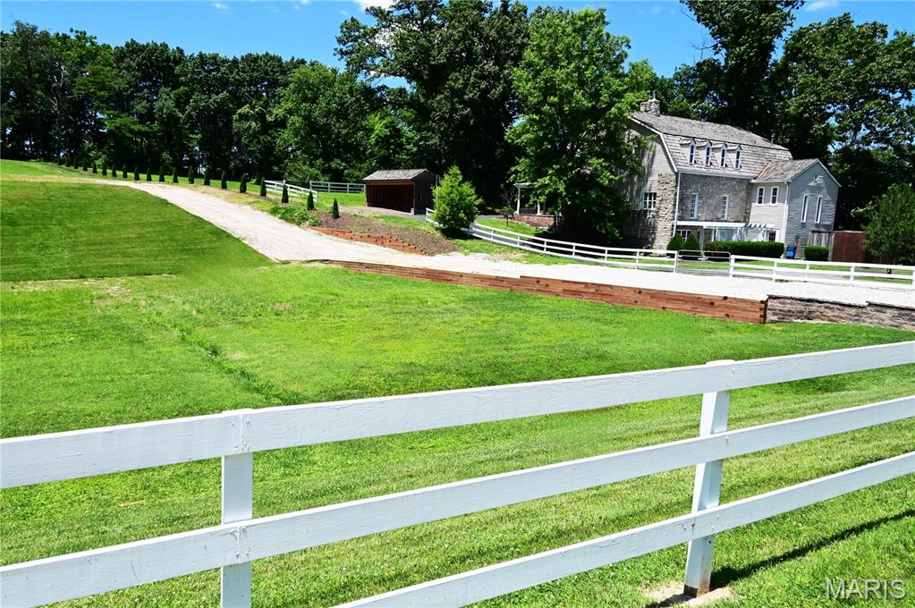 63 South Woods Mill Road Chesterfield, MO 63017 - Photo 15 of 15