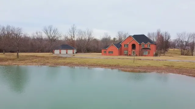 $650,000 | 12863 Bowling Alley Road, Benton, IL 62812