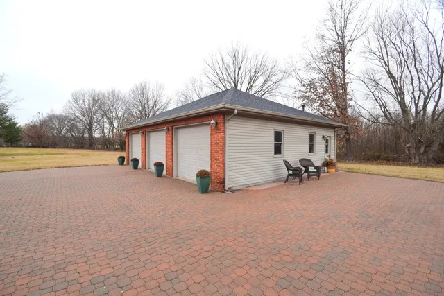 $650,000 | 12863 Bowling Alley Road, Benton, IL 62812