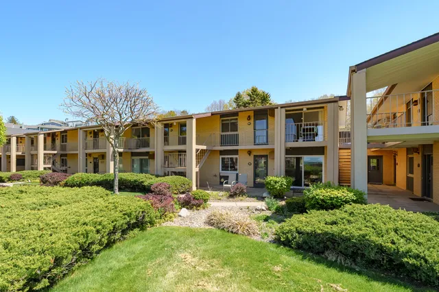 $358,000 | 4150 Ridge Road, Unit 21, Stevensville, MI 49127