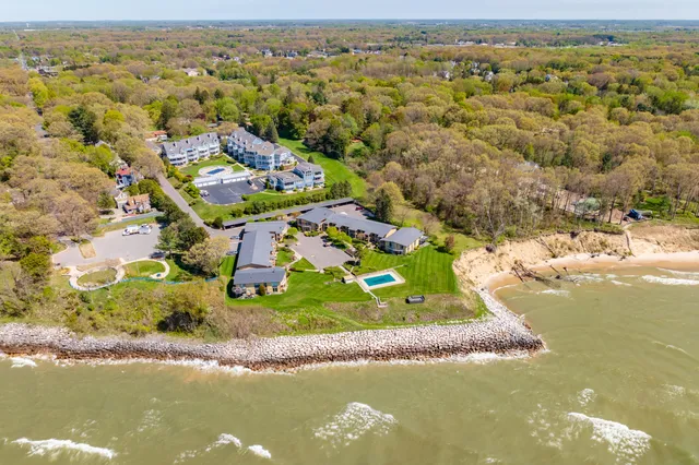 $358,000 | 4150 Ridge Road, Unit 21, Stevensville, MI 49127