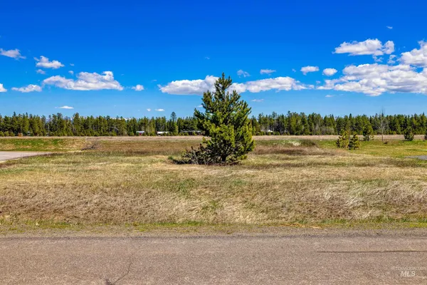 $199,900 | 13140 Hawks Bay Road, Donnelly, ID 83615