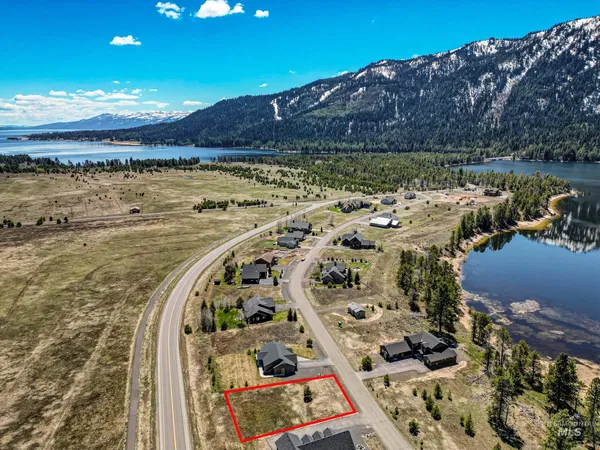 $199,900 | 13140 Hawks Bay Road, Donnelly, ID 83615