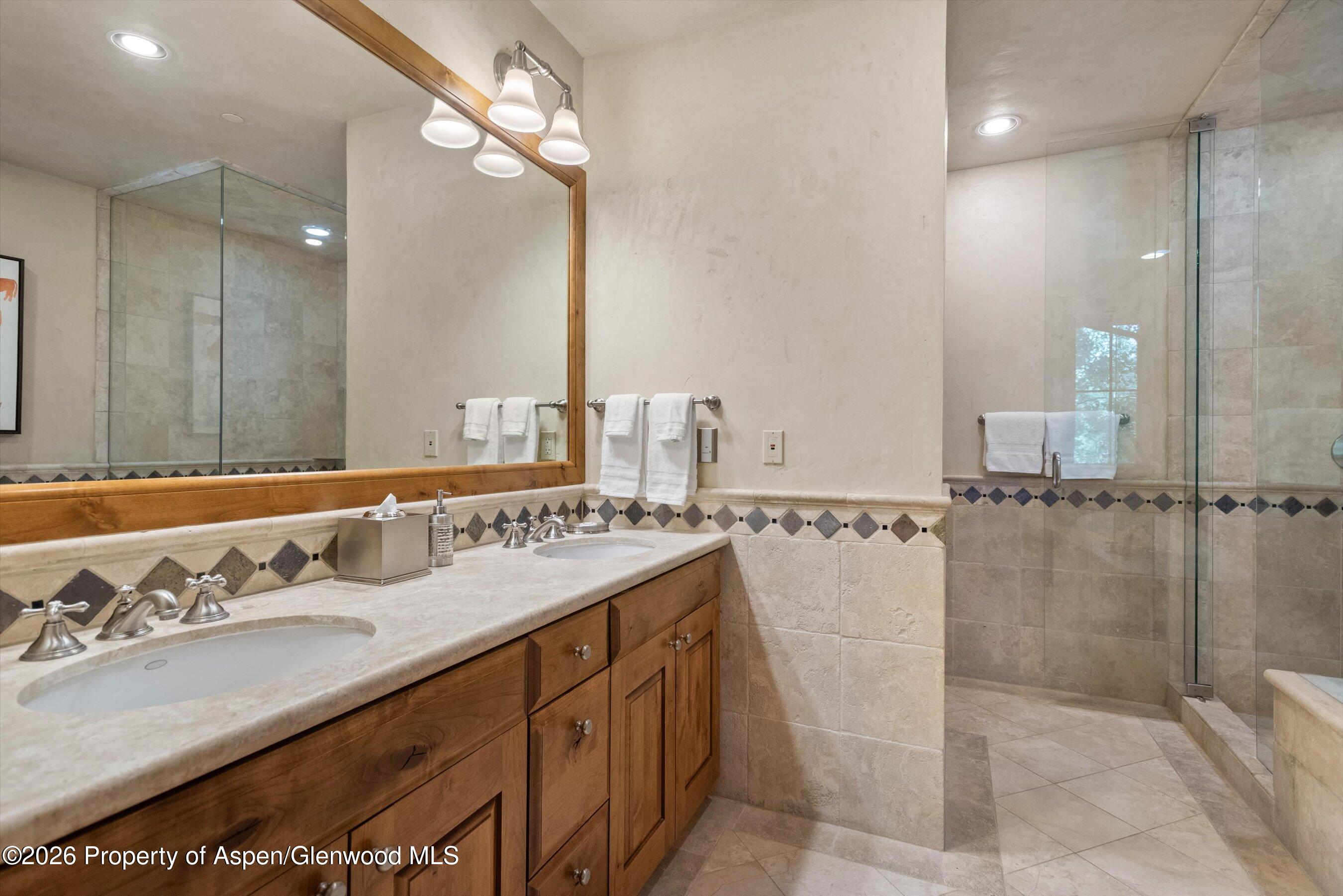 64 Prospector Road, Unit 7 Aspen, CO 81611 - Photo 27 of 49 26-64ProspectorRd_06192026_026
