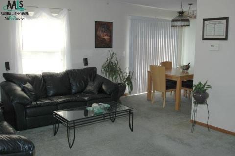 28241 Raleigh Crescent New Baltimore, MI 48051 - Photo 5 of 12 198836-4.JPG