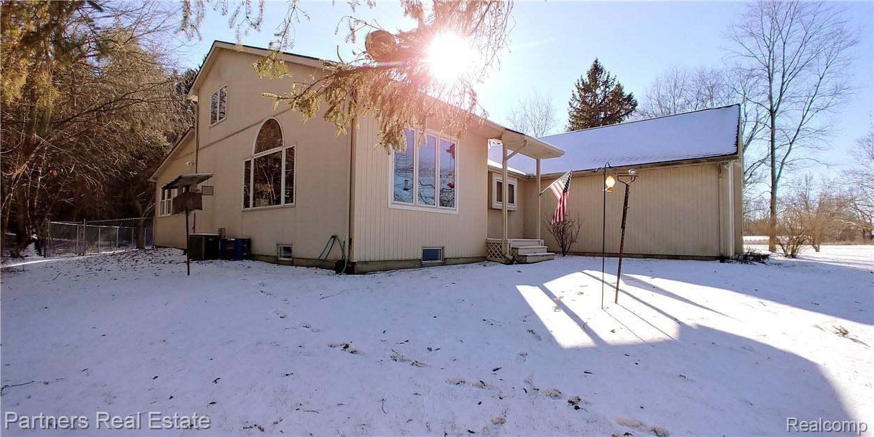 1701 West Cohoctah Road Howell, MI 48855 - Photo 1 of 50 a.