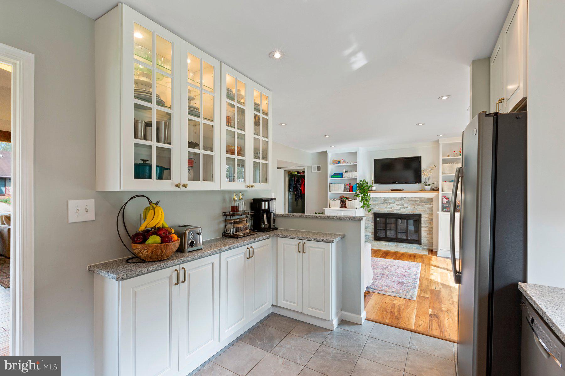 4515 Flintstone Road Alexandria, VA 22306 - Photo 12 of 34 Kitchen
