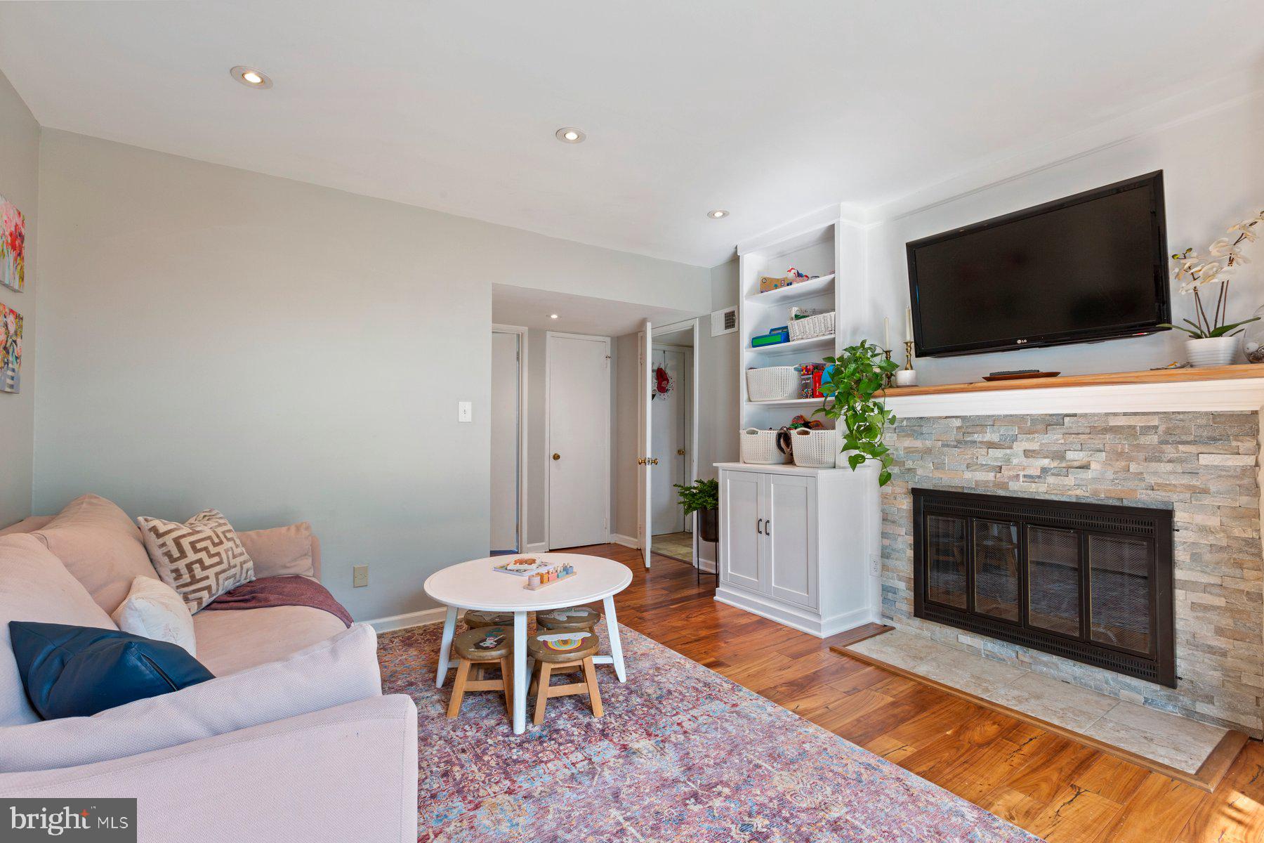 4515 Flintstone Road Alexandria, VA 22306 - Photo 13 of 34 Family Room