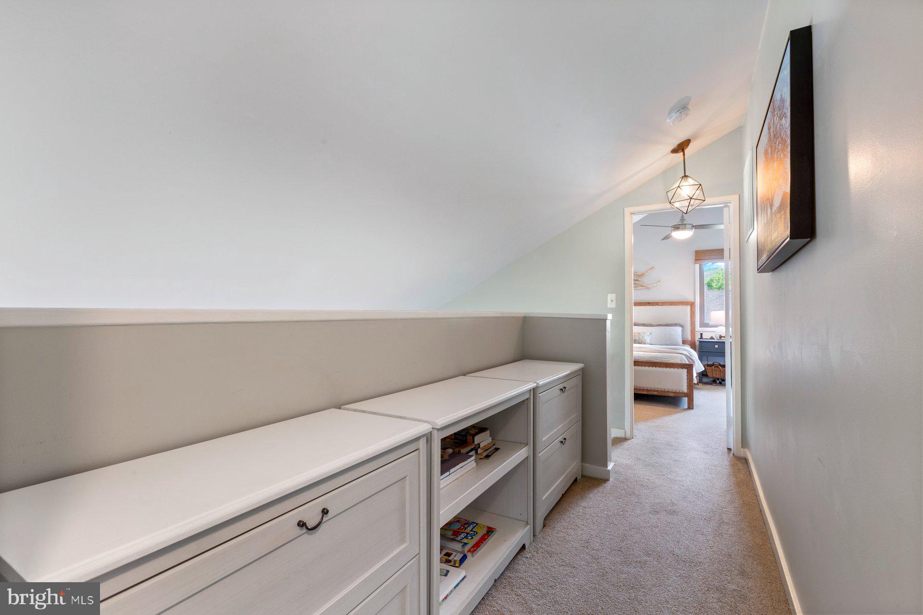 4515 Flintstone Road Alexandria, VA 22306 - Photo 17 of 34 Upper Level Hallway