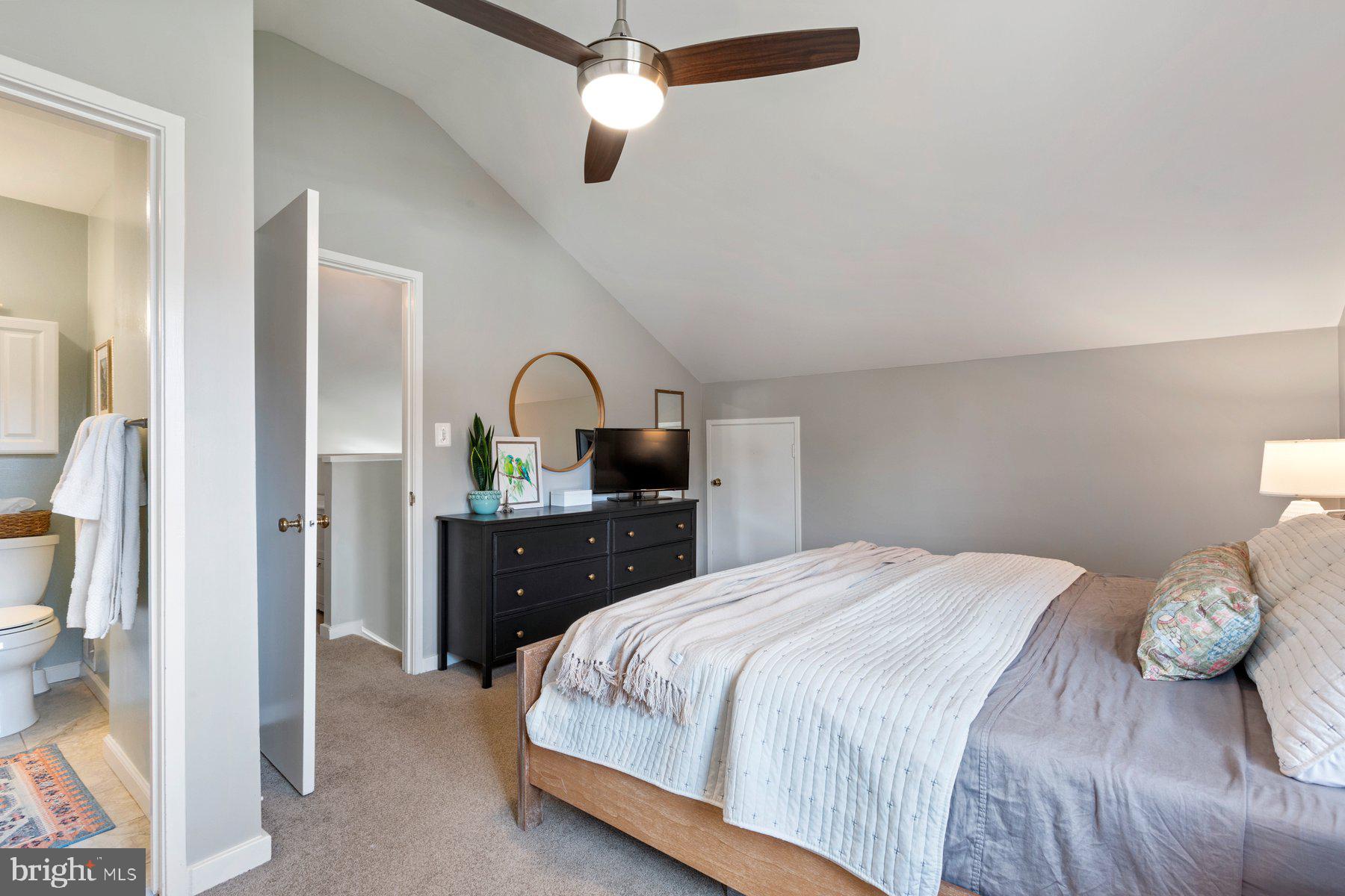 4515 Flintstone Road Alexandria, VA 22306 - Photo 20 of 34 Owner's Suite