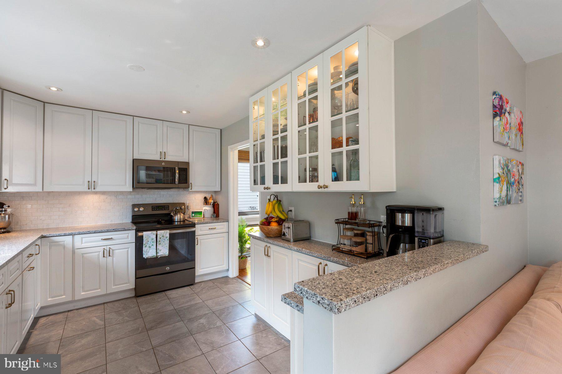 4515 Flintstone Road Alexandria, VA 22306 - Photo 10 of 34 Kitchen