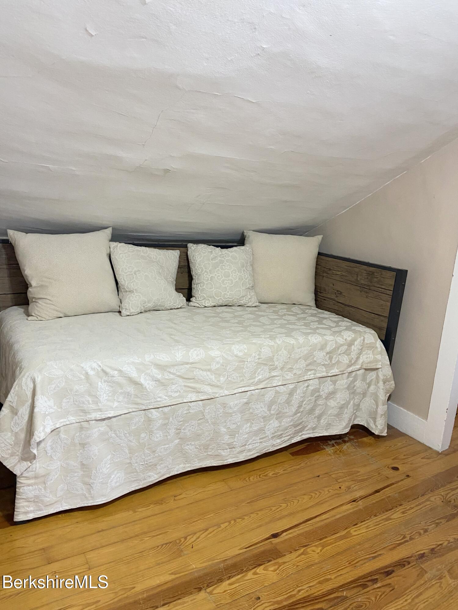 33 Hancock Road Williamstown, MA 01267 - Photo 19 of 34 Upstairs loft