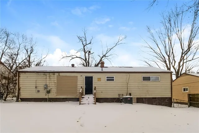 $1,515 | 6108 East 149th Street, Grandview, MO 64030