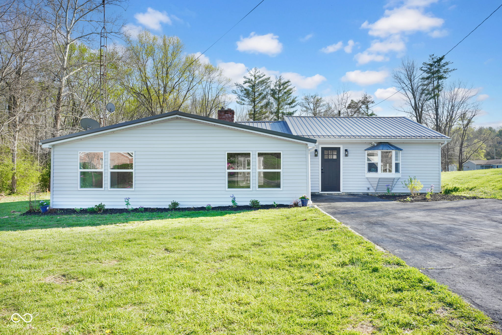 8311 West Old Nashville Road Columbus, IN 47201 - Photo 2 of 28