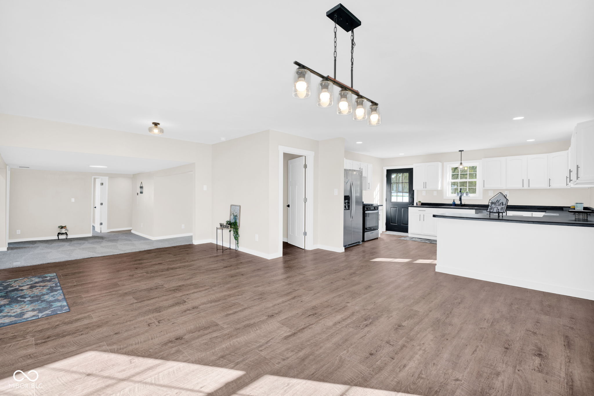 8311 West Old Nashville Road Columbus, IN 47201 - Photo 4 of 28