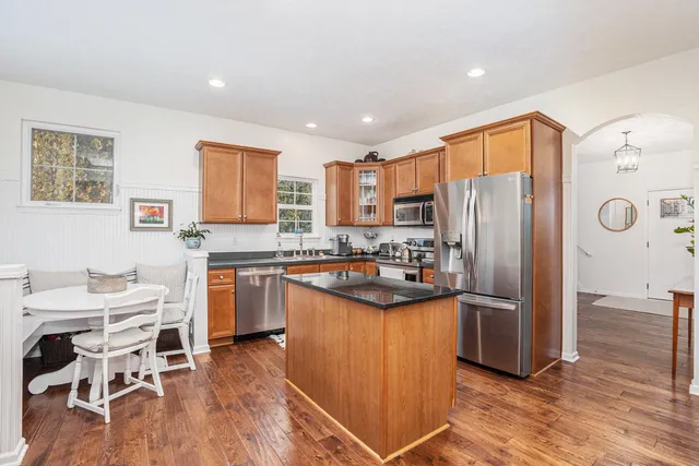 $494,900 | 1048 Graystone Road, Holland, MI 49423