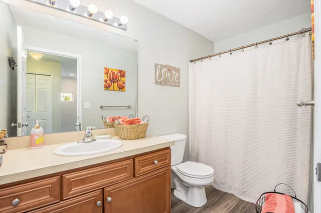 $494,900 | 1048 Graystone Road, Holland, MI 49423