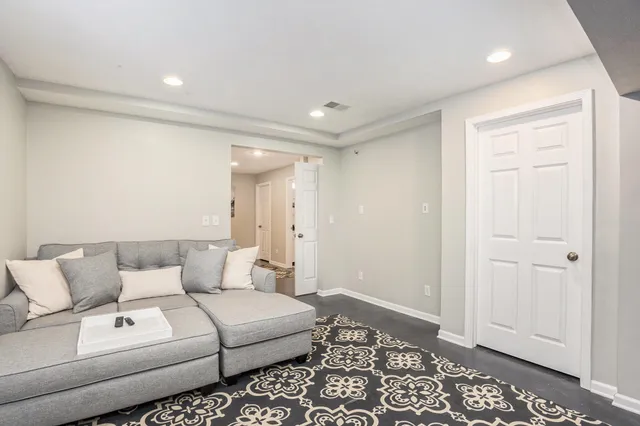 $494,900 | 1048 Graystone Road, Holland, MI 49423