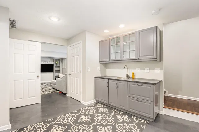 $494,900 | 1048 Graystone Road, Holland, MI 49423