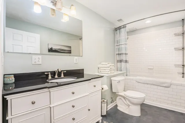 $494,900 | 1048 Graystone Road, Holland, MI 49423