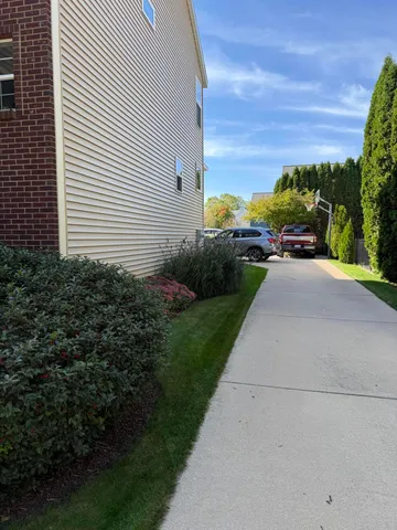 $494,900 | 1048 Graystone Road, Holland, MI 49423