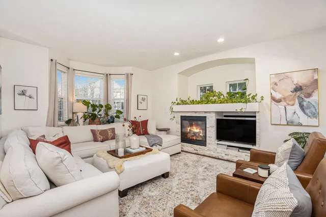 $494,900 | 1048 Graystone Road, Holland, MI 49423