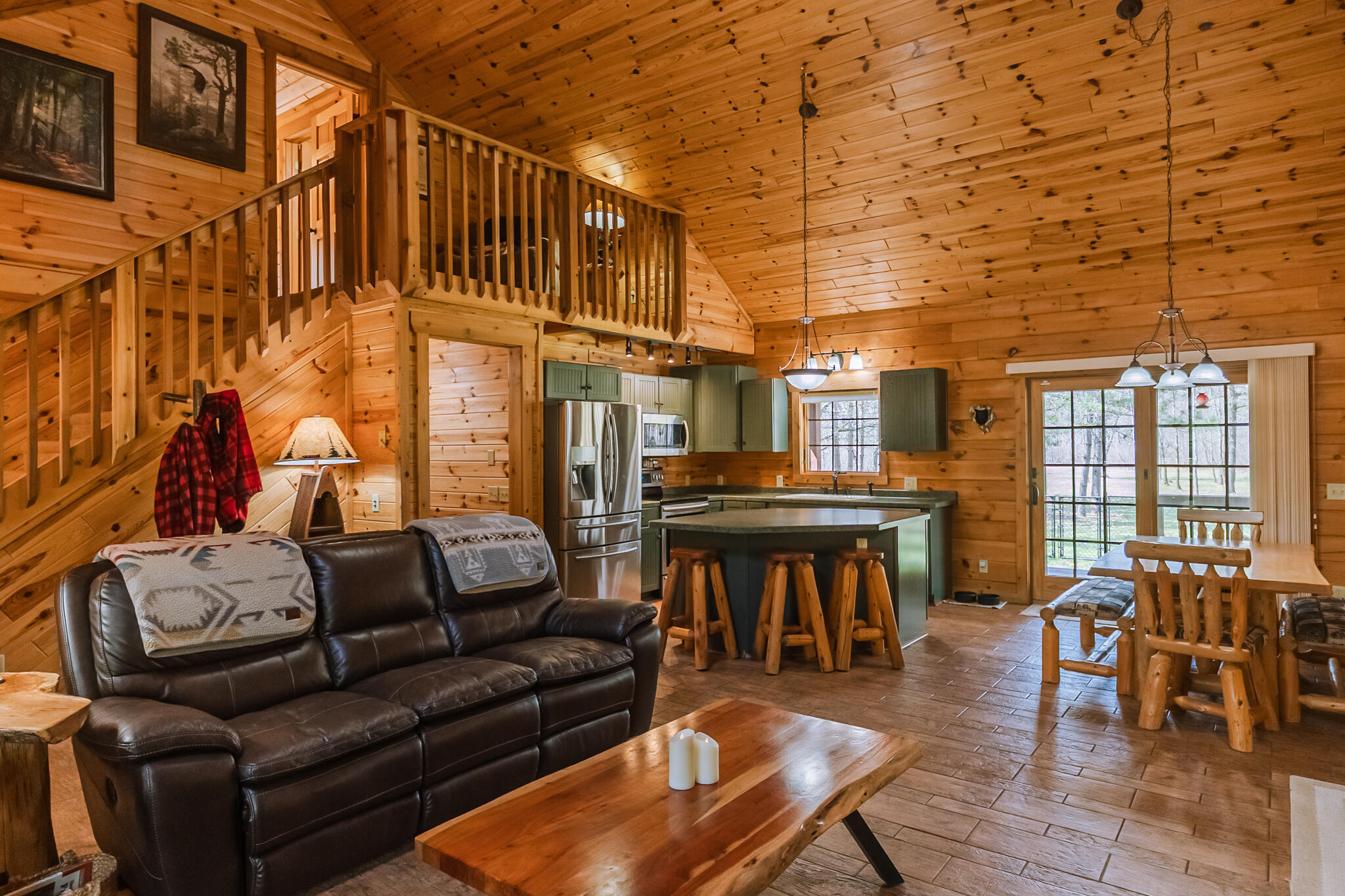 N10579 Deer Run Stephenson, WI 54104 - Photo 21 of 88 Living Room