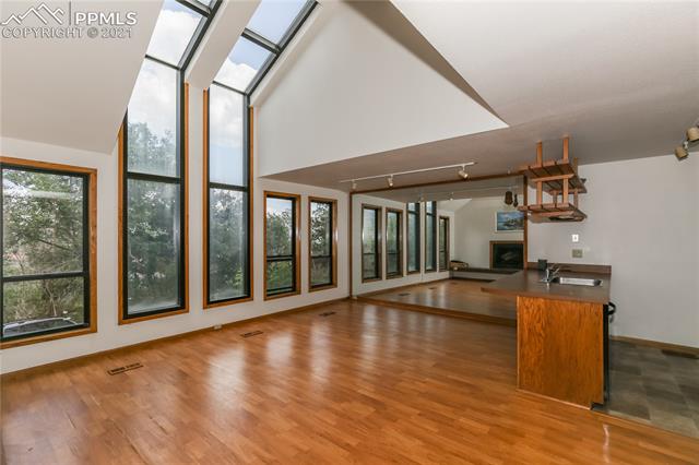 825 Chipeta Road Manitou Springs, CO 80829 - Photo 5 of 37 Gallery Image 5
