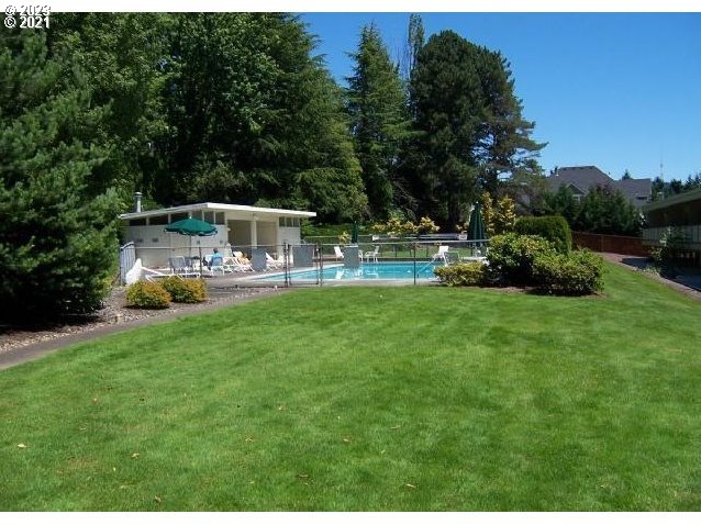 4460 Southwest Scholls Ferry Road, Unit 28A Portland, OR 97225 - Photo 19 of 22 Gallery Image 19