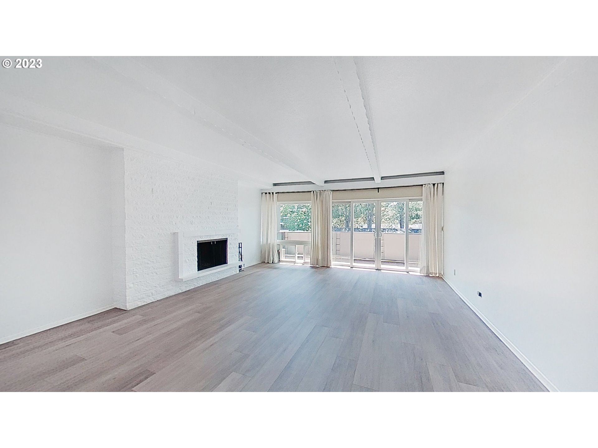 4460 Southwest Scholls Ferry Road, Unit 28A Portland, OR 97225 - Photo 7 of 22 Living Room