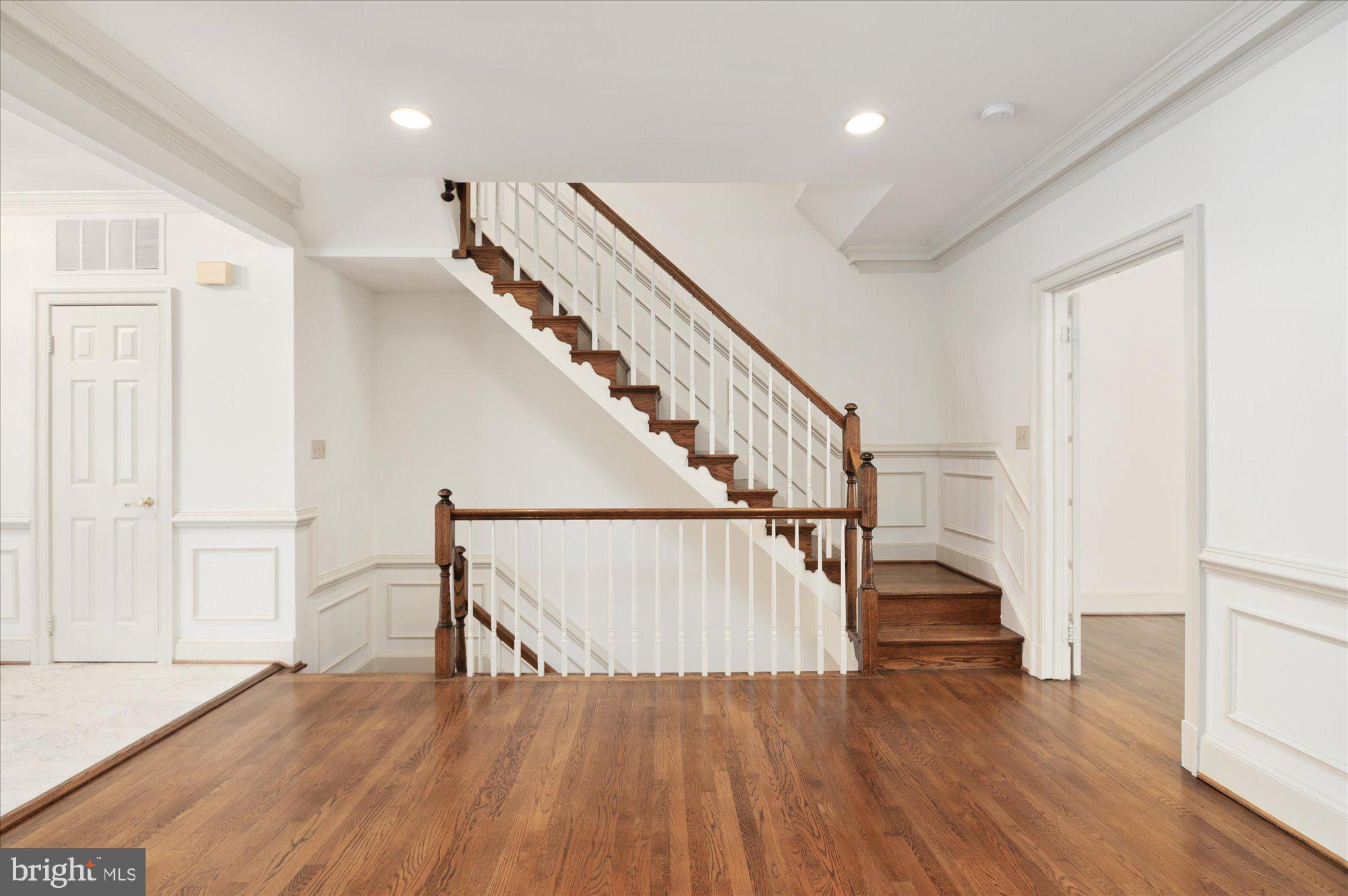 8319 Rising Ridge Way Bethesda, MD 20817 - Photo 13 of 44 Stairs
