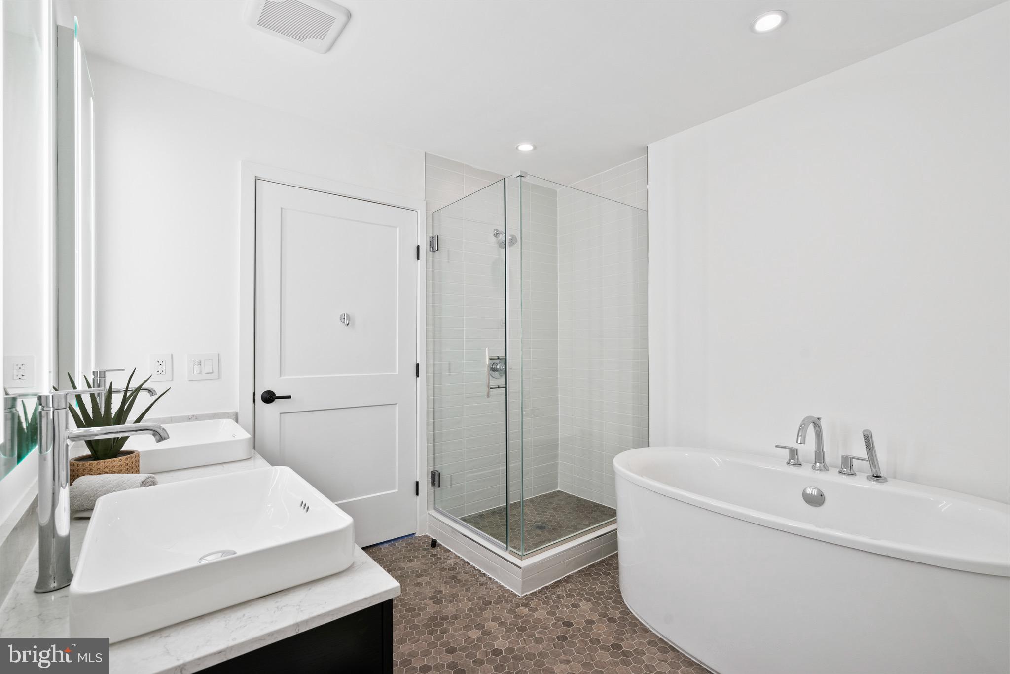 70 N Street Southeast, Unit 701 Washington, DC 20003 - Photo 6 of 29 Primary bath