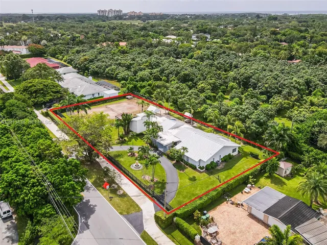 $9,500 | 6900 Southwest 136th Street, Unit 6900, Palmetto Bay, FL 33156