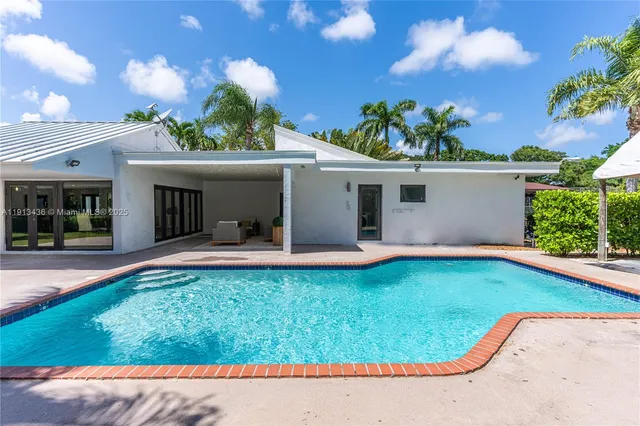 $9,900 | 6900 Southwest 136th Street, Unit 6900, Palmetto Bay, FL 33156