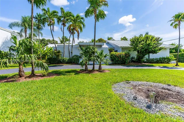 $9,500 | 6900 Southwest 136th Street, Unit 6900, Palmetto Bay, FL 33156