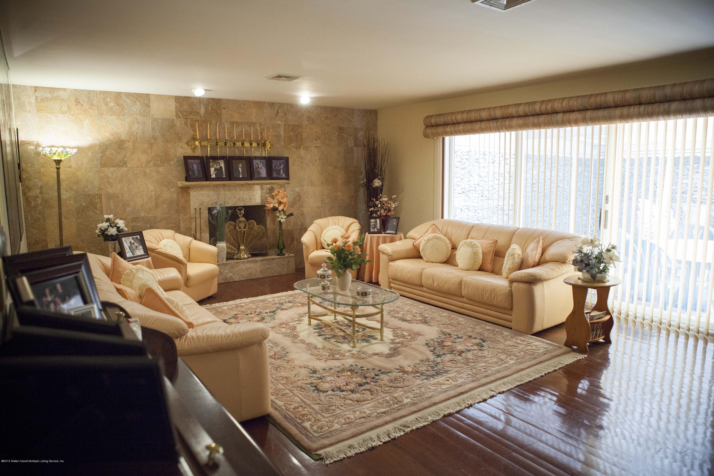 20 Ridge Loop Staten Island, NY 10304 - Photo 17 of 31 0071