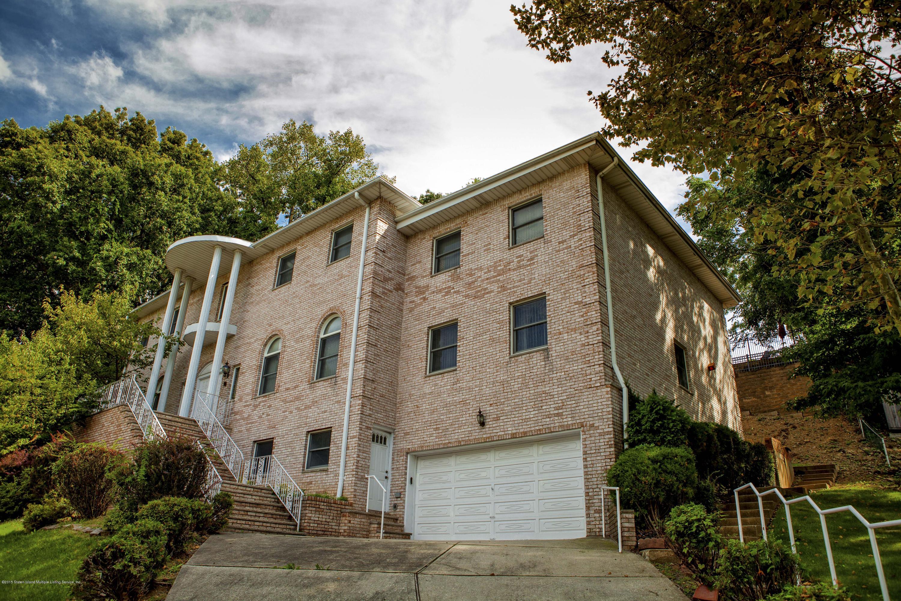 20 Ridge Loop Staten Island, NY 10304 - Photo 2 of 31 0009