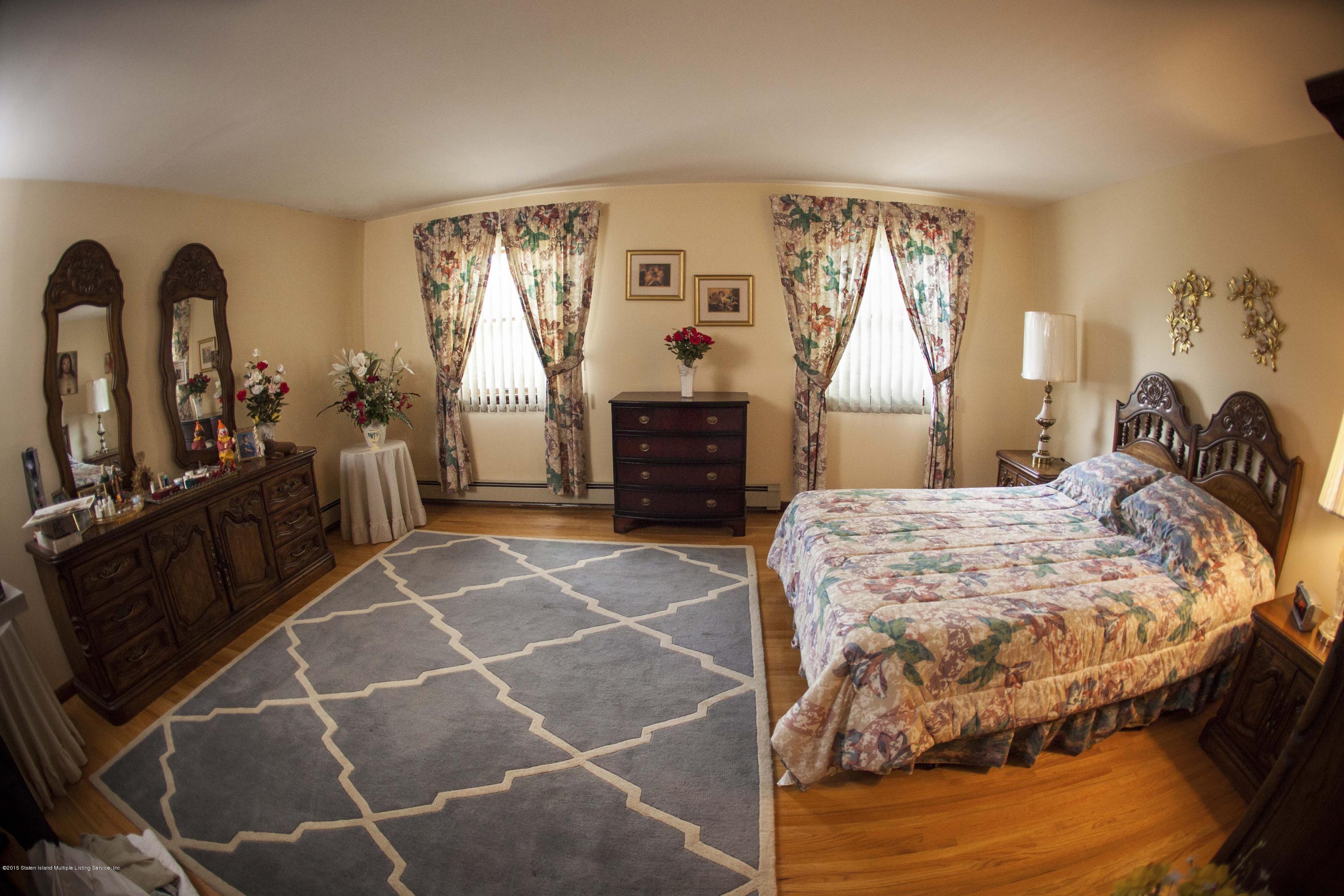 20 Ridge Loop Staten Island, NY 10304 - Photo 25 of 31 0098