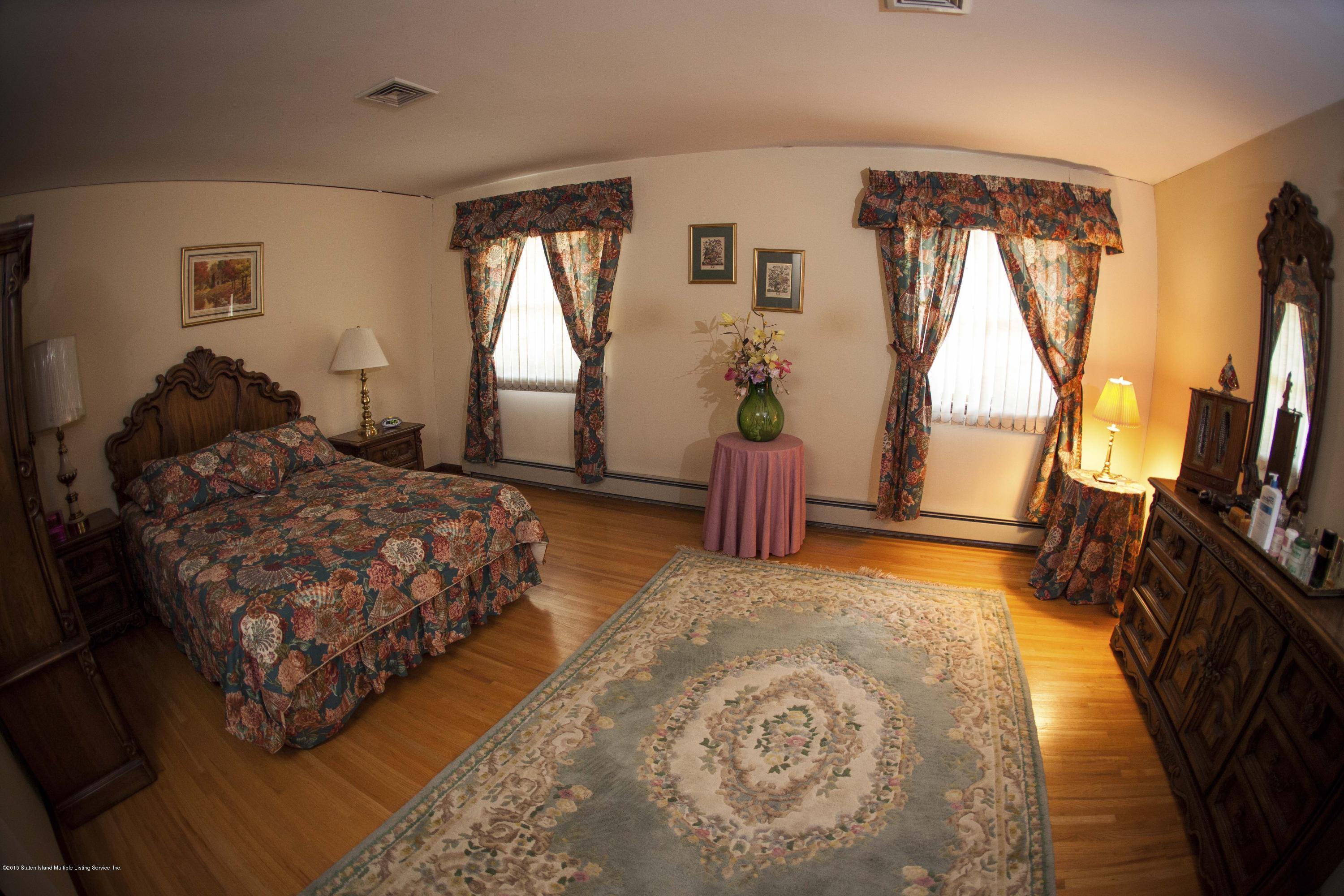 20 Ridge Loop Staten Island, NY 10304 - Photo 27 of 31 0102