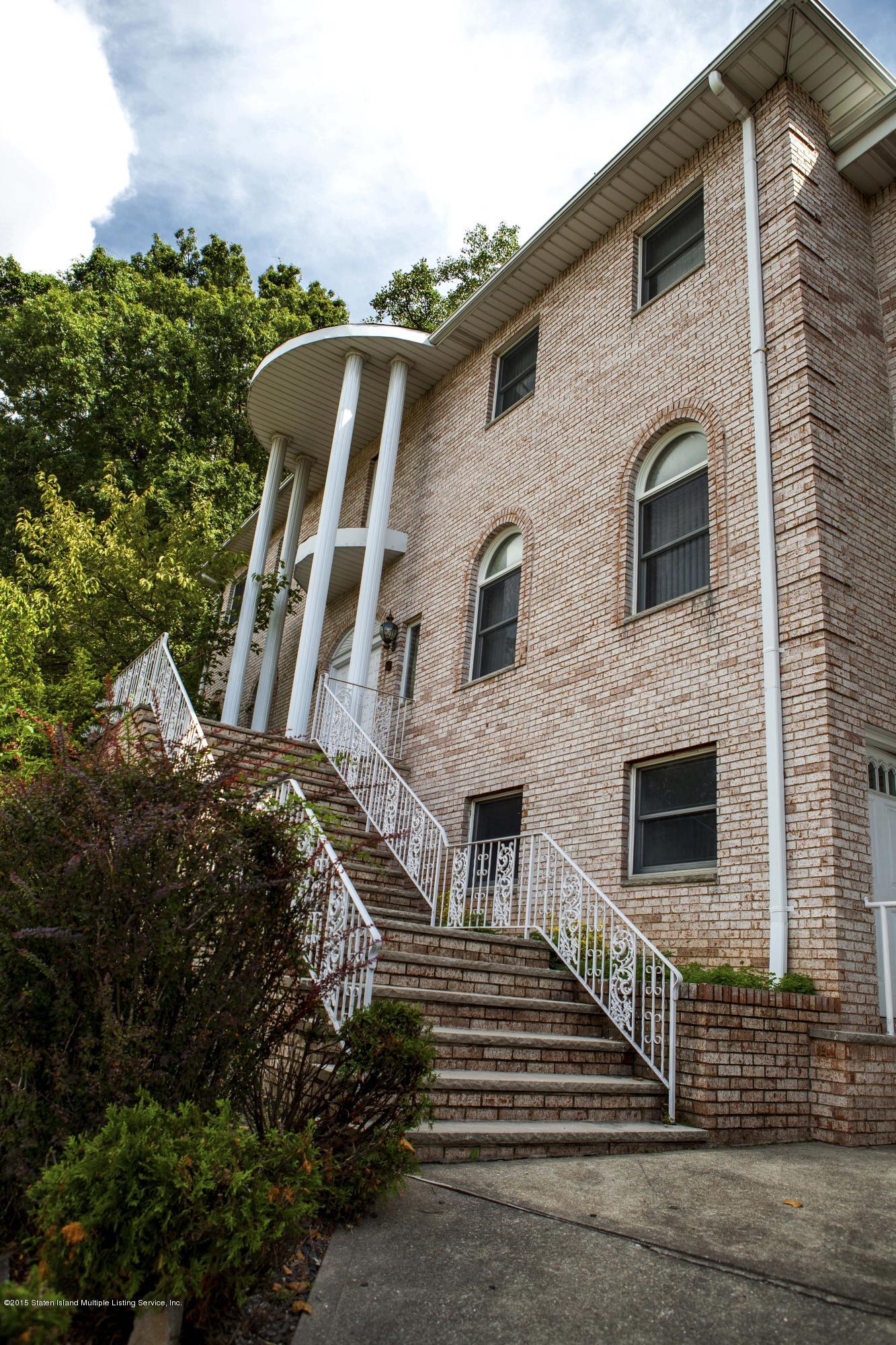 20 Ridge Loop Staten Island, NY 10304 - Photo 3 of 31 0021