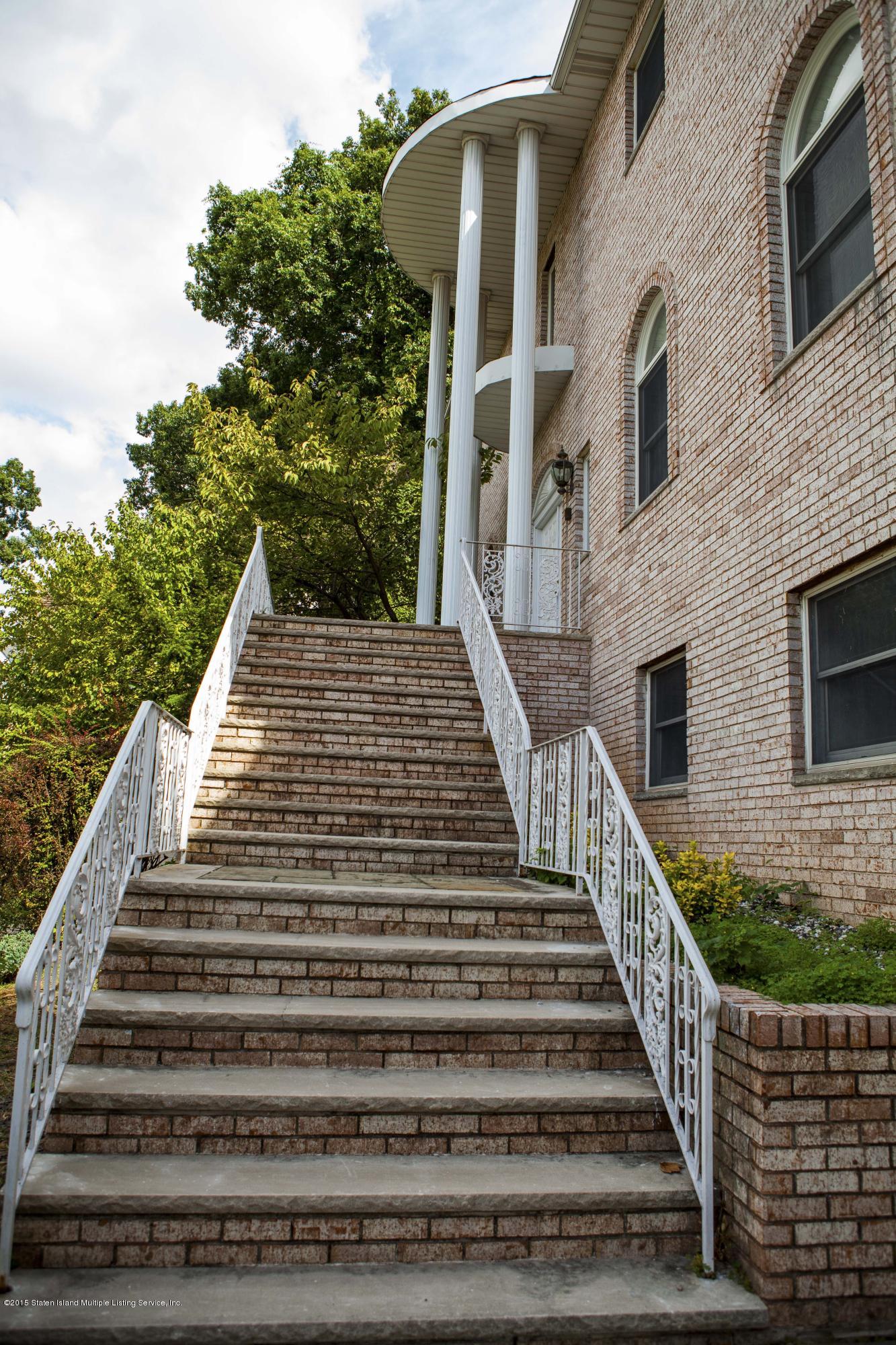 20 Ridge Loop Staten Island, NY 10304 - Photo 4 of 31 0023