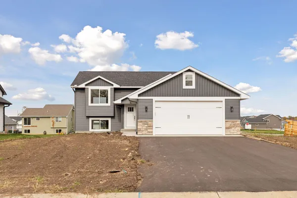 $329,900 | 1629 Mallard Avenue, Baldwin, WI 54002
